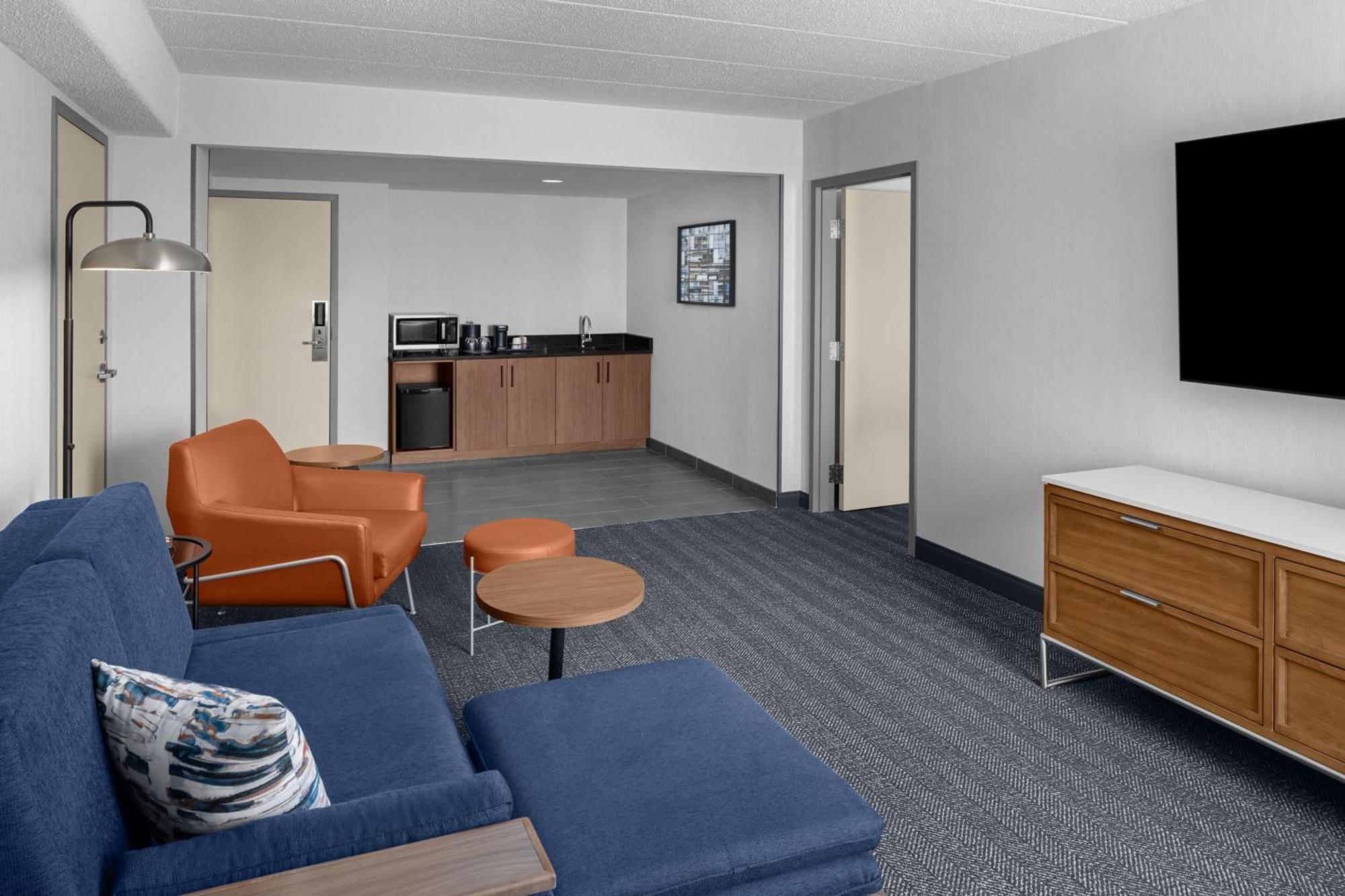 Courtyard By Marriott Center 4*
