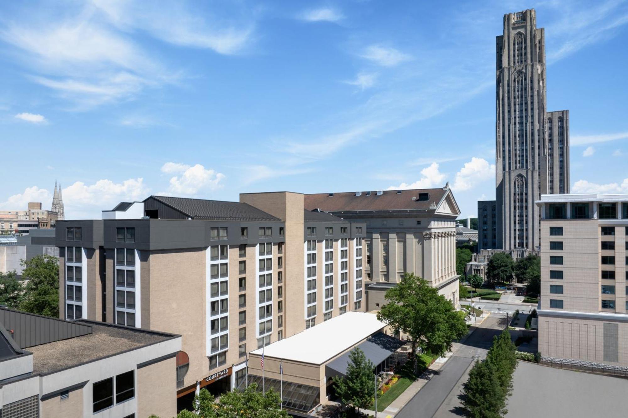 Courtyard By Marriott Center 4*