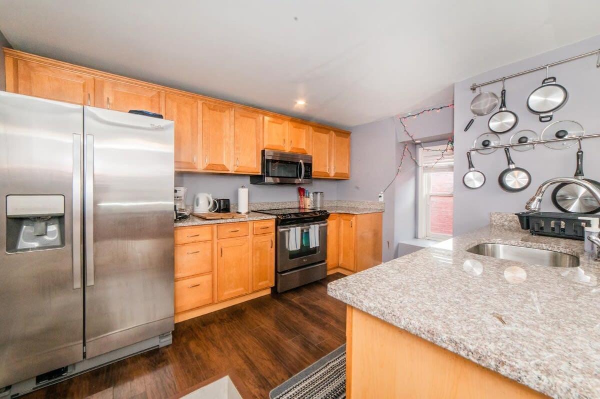 Comfort - Walkable - Groupstay Apartment