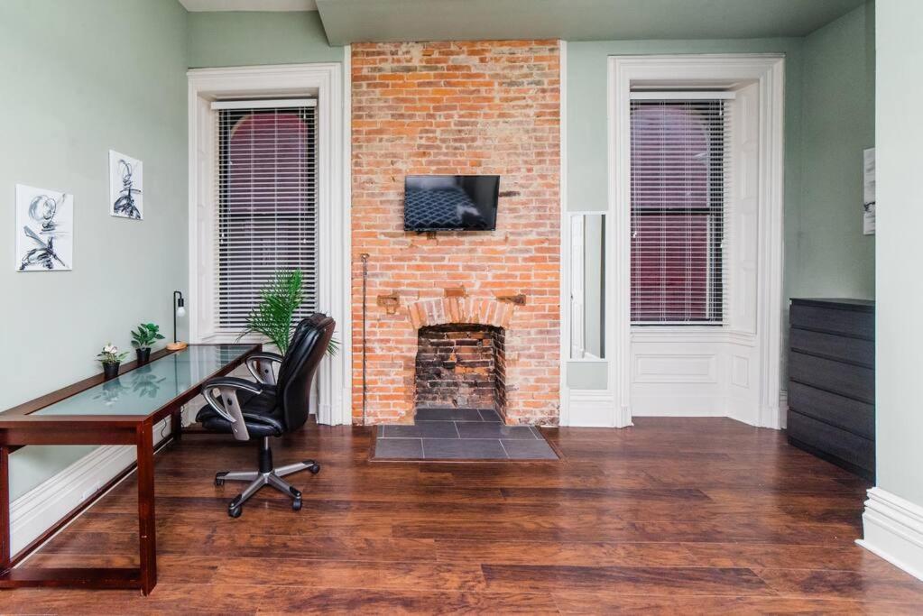 Business - Walkable Entertainment *