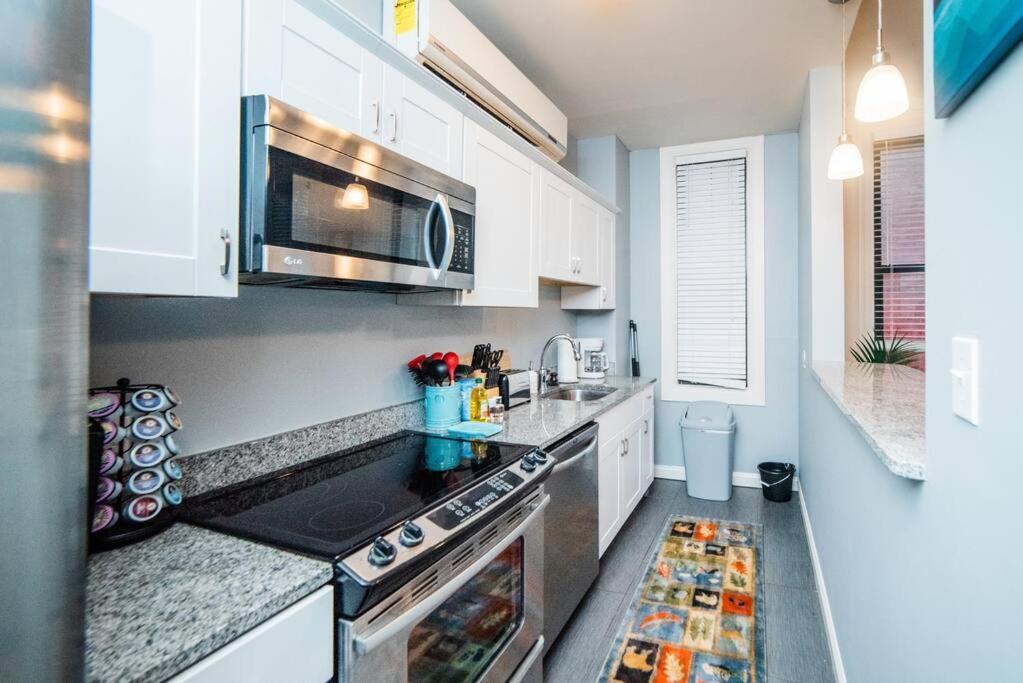 Location - Walkable Entertainment Apartment