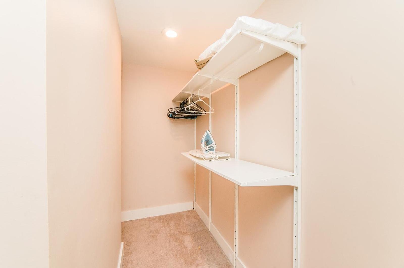 Acrisure Field - Off Street Parking - Groupstay Apartment Pittsburgh