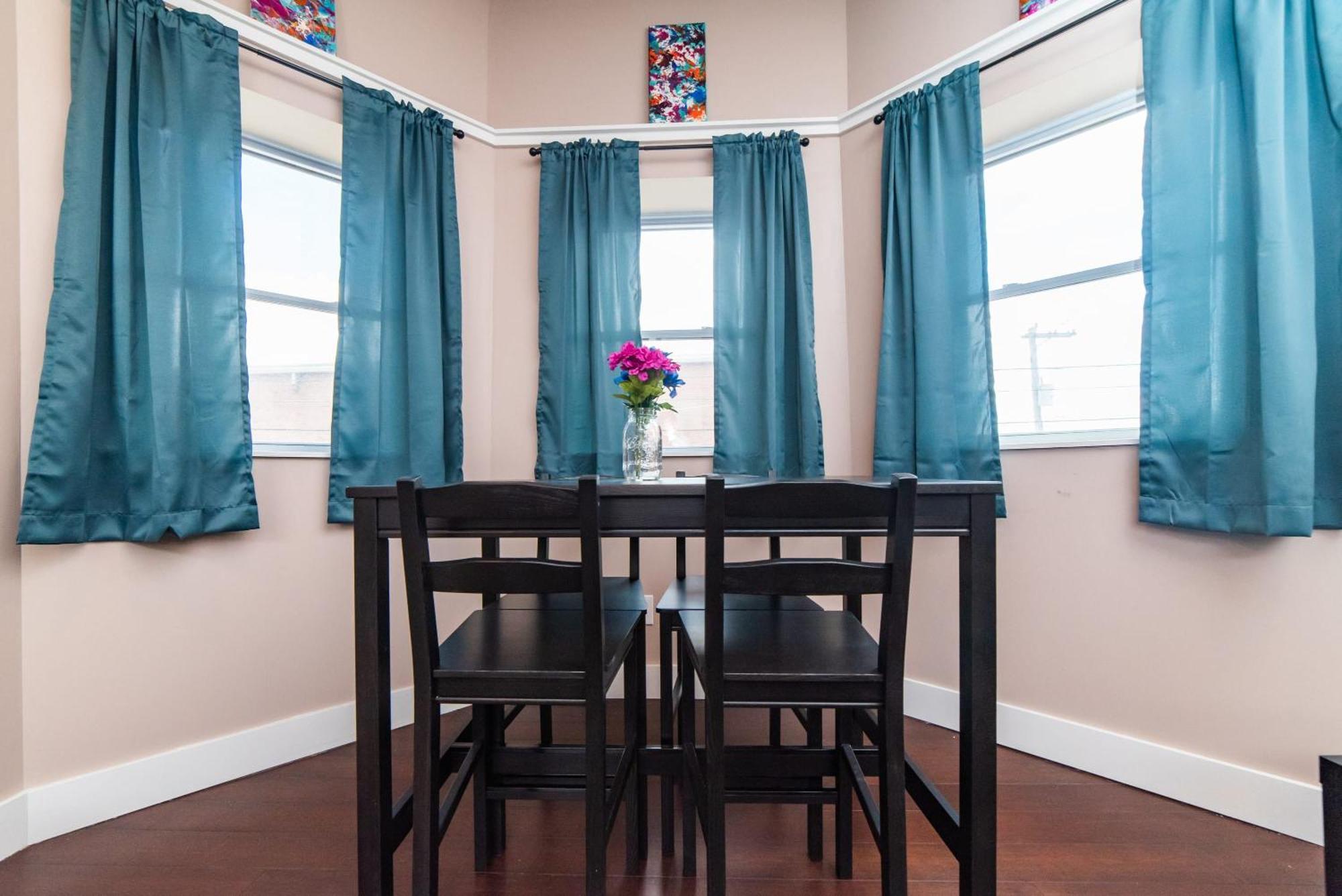 Apartment Walk To Acrisure - Parking - Location - Groupstay
