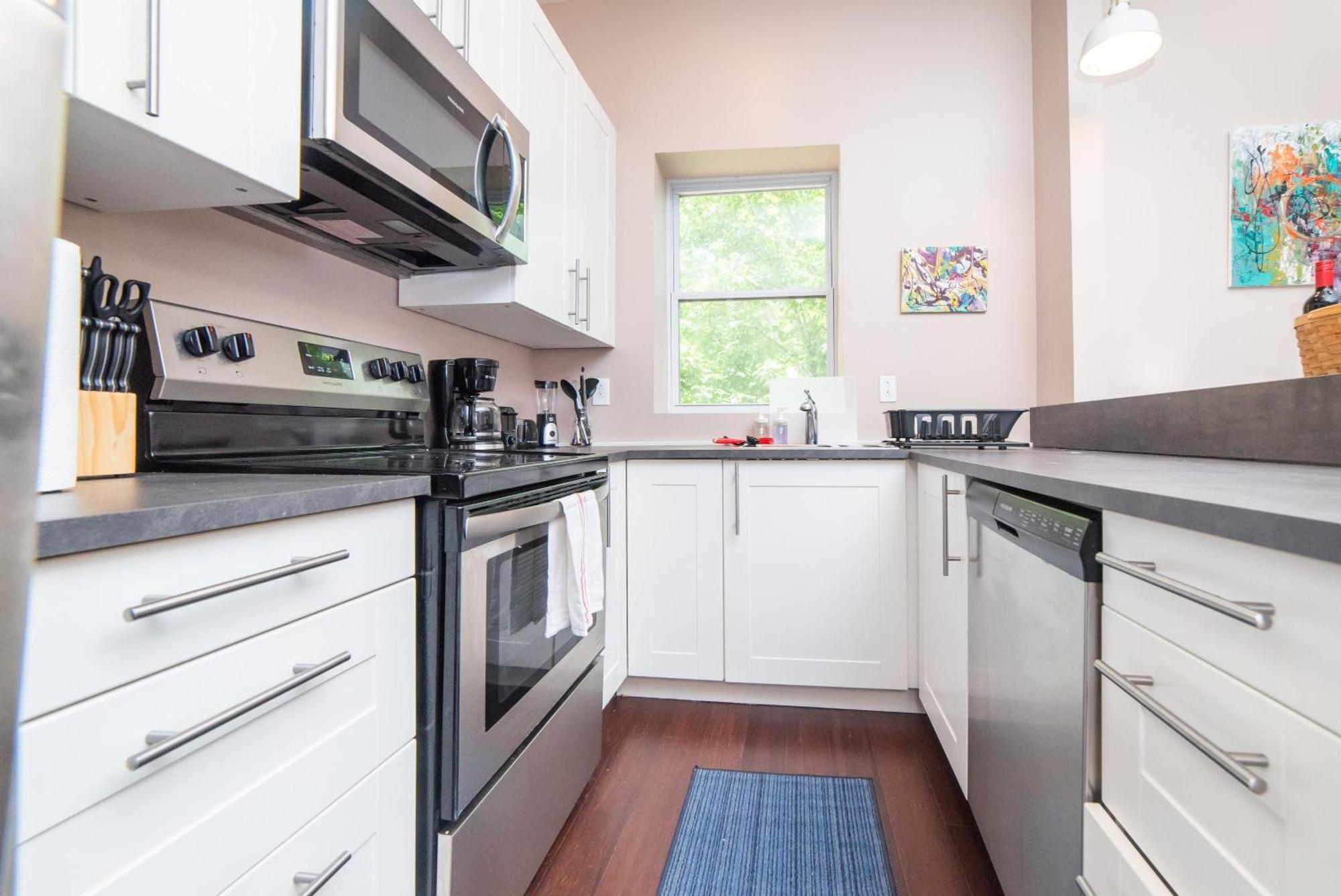 Apartment Walk To Acrisure - Parking - Location - Groupstay