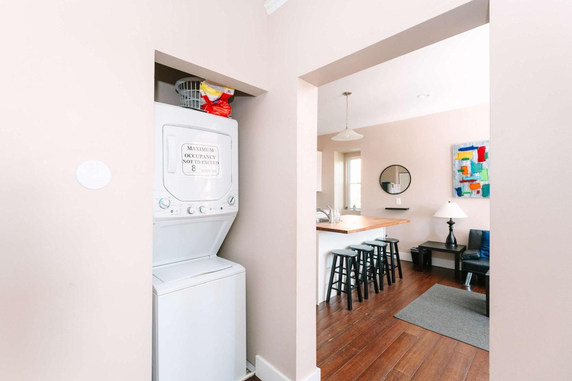 Acrisure Field - Off Street Parking - Groupstay Apartment