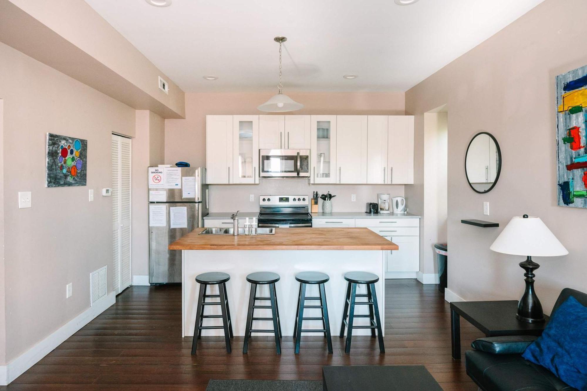 Apartment Acrisure Field - Off Street Parking - Groupstay