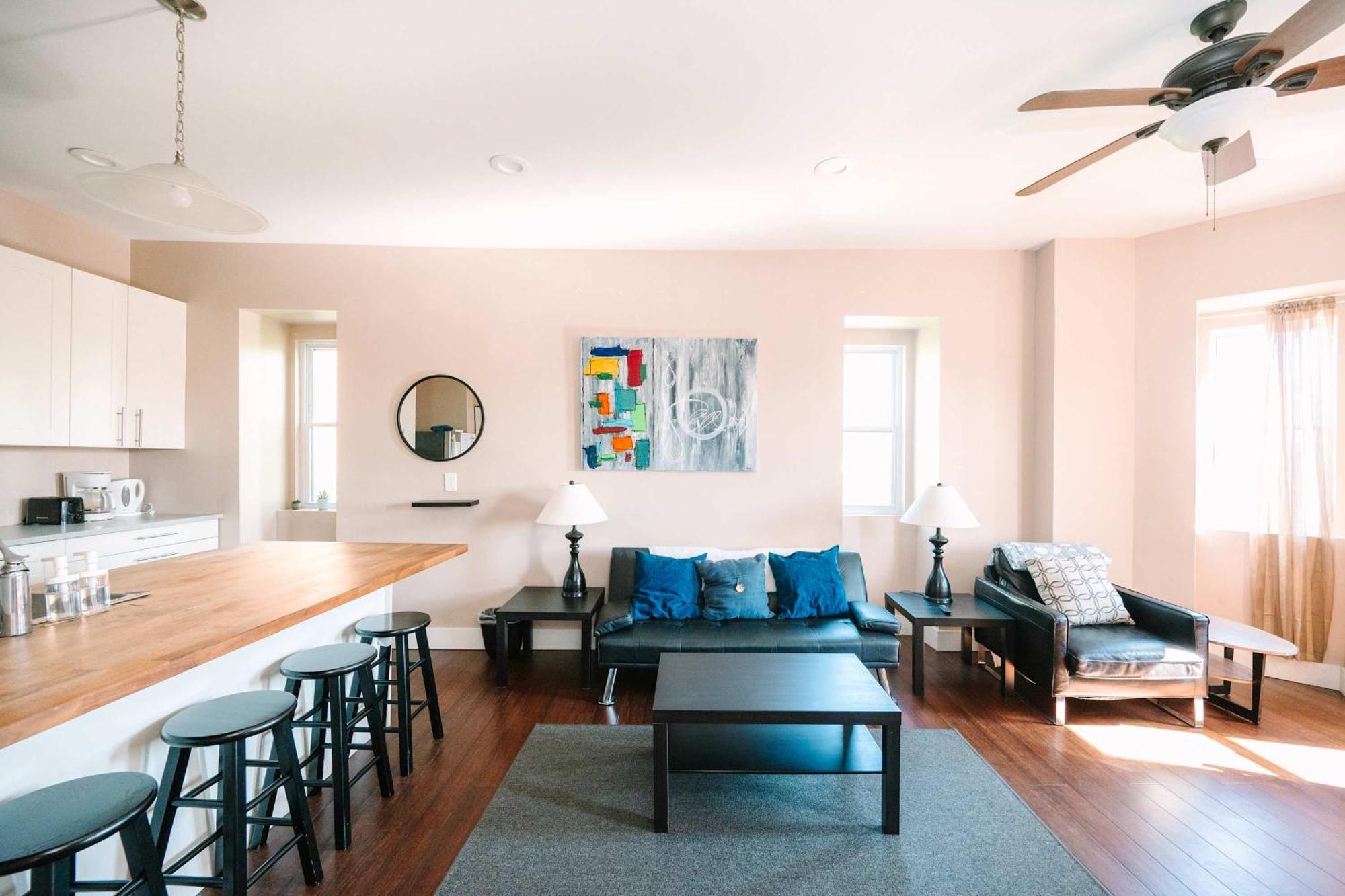 Apartment Acrisure Field - Off Street Parking - Groupstay Pittsburgh