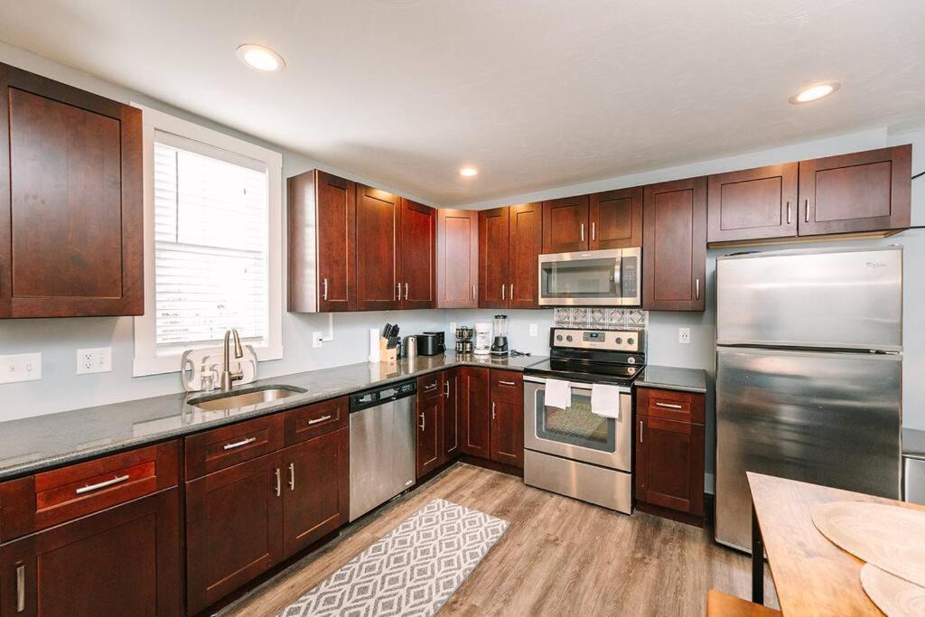 Parking Comfortable Apartment