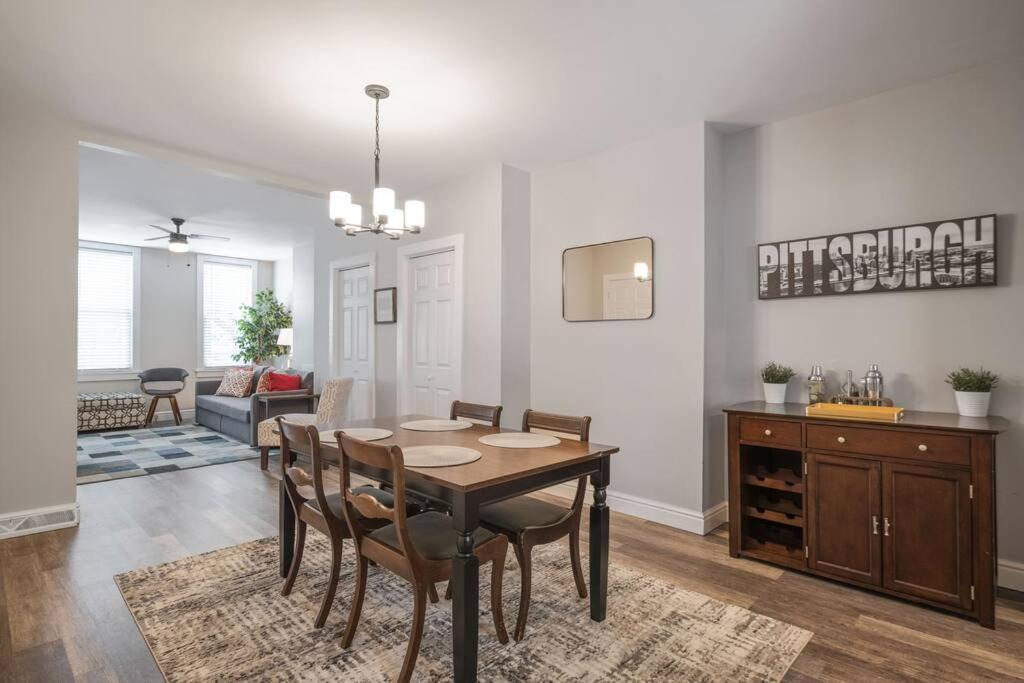 Cozy, Pet-friendly In Pittsburgh's South Side *