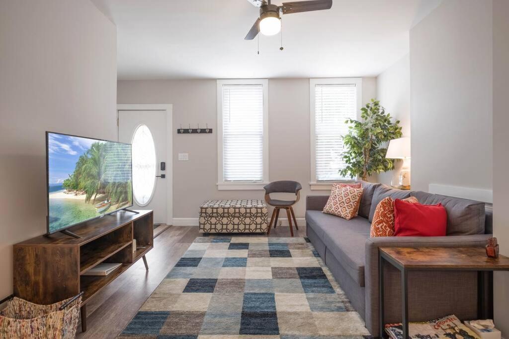 Cozy, Pet-friendly In Pittsburgh's South Side Holiday home Pittsburgh