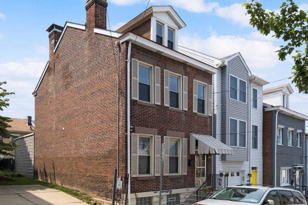 Cozy, Pet-friendly In Pittsburgh's South Side *