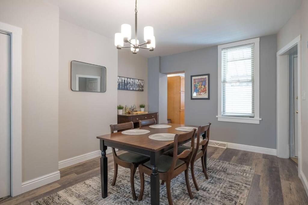 Cozy, Pet-friendly In Pittsburgh's South Side Pittsburgh