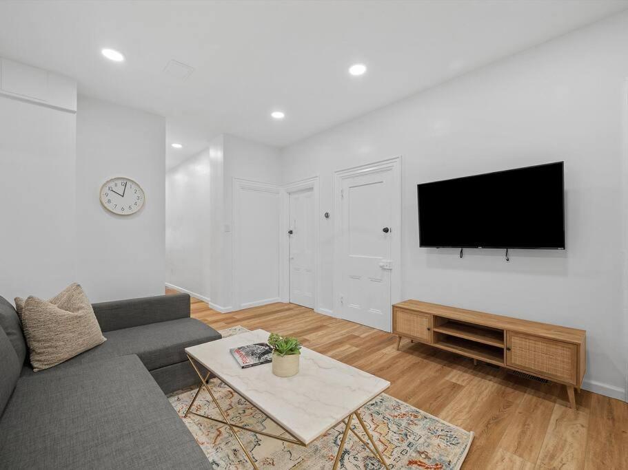 Apartment Bloomfield, Shadyside !2 Modern And Spacious Two Bedroom With Free Parking Pittsburgh