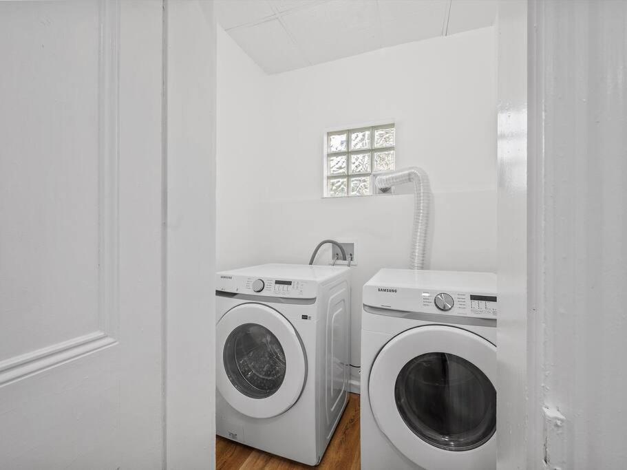 Bloomfield, Shadyside !2 Modern And Spacious Two Bedroom With Free Parking *