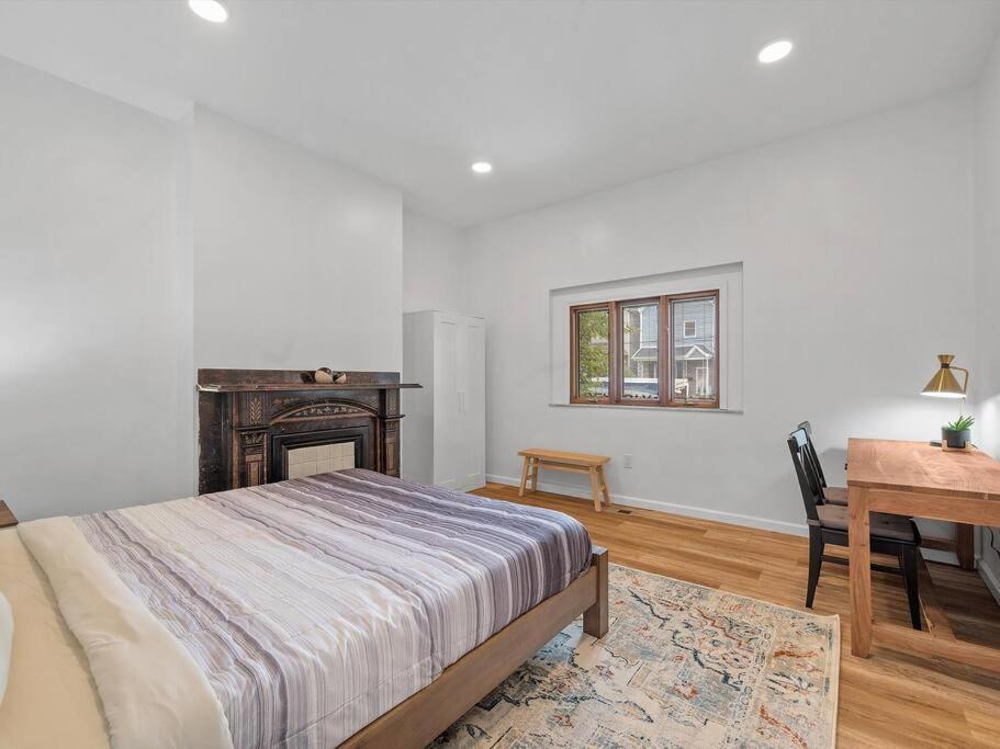 Apartment Bloomfield, Shadyside !2 Modern And Spacious Two Bedroom With Free Parking