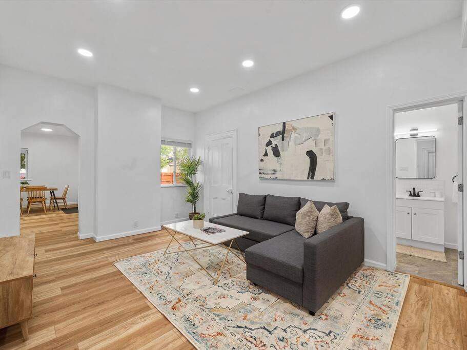 Bloomfield, Shadyside !2 Modern And Spacious Two Bedroom With Free Parking