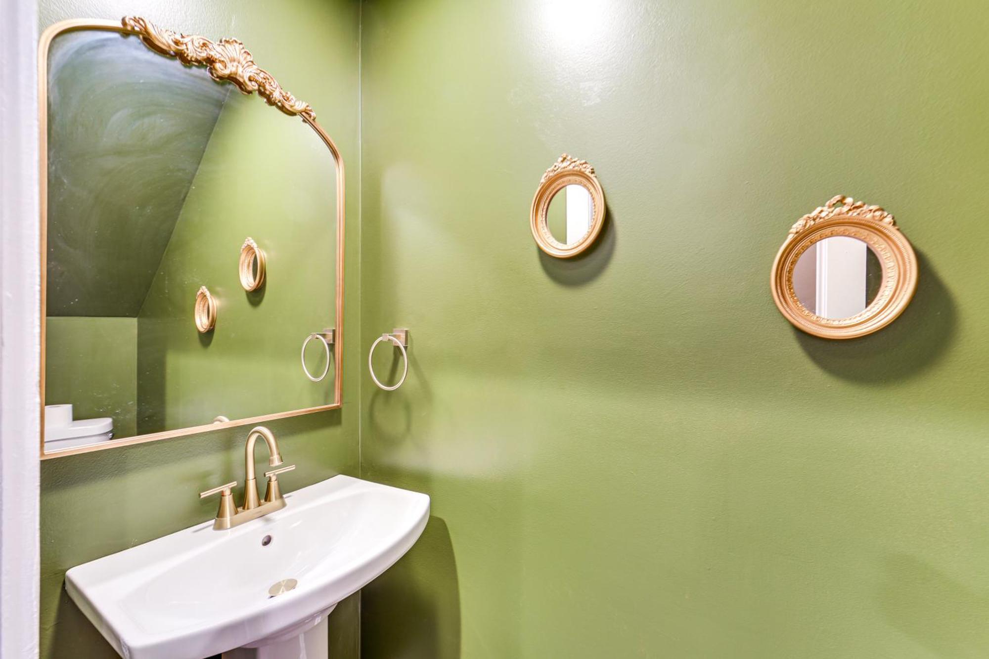 1 Mi To Dtwn Walkable Gem In