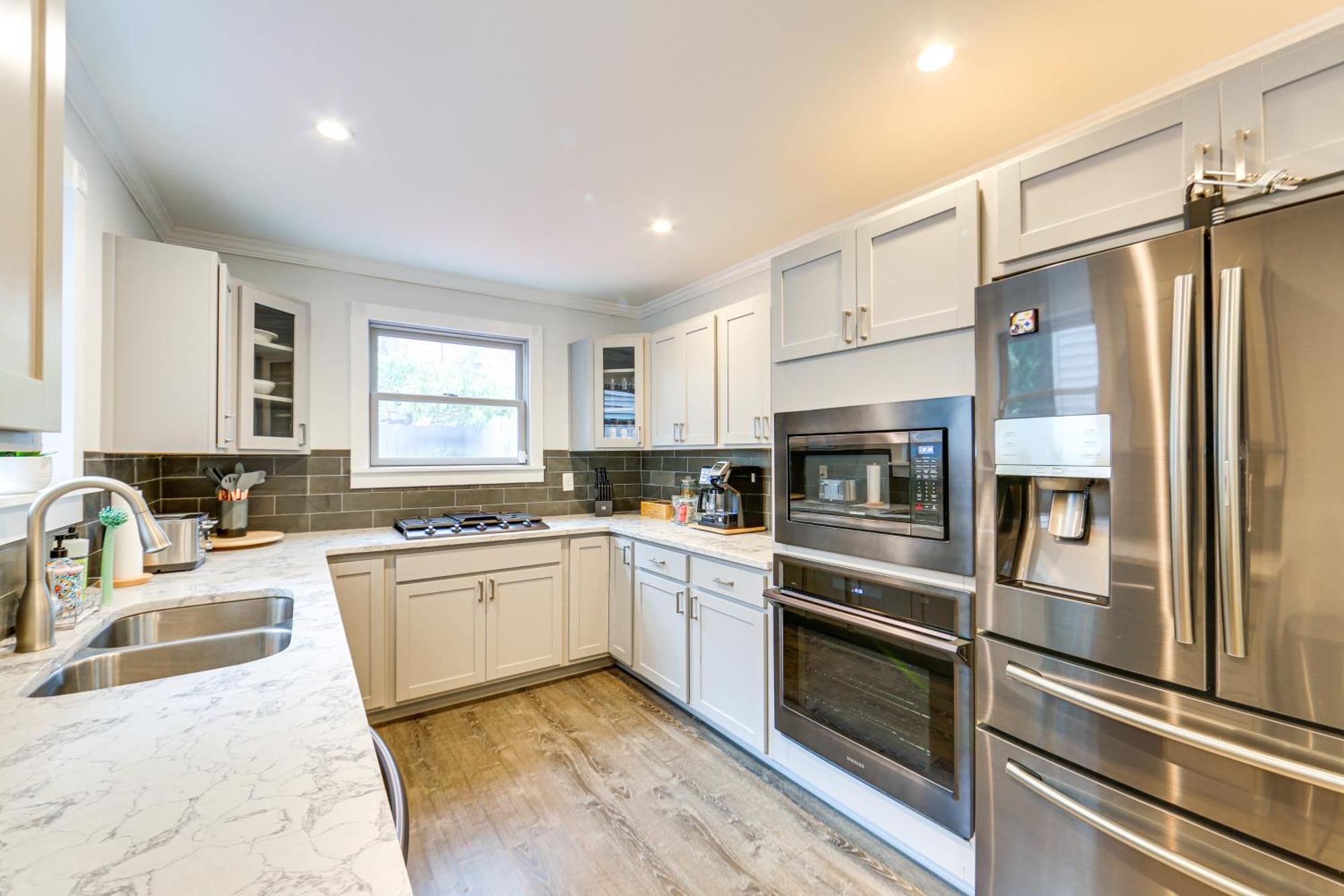1 Mi To Dtwn Walkable Gem In