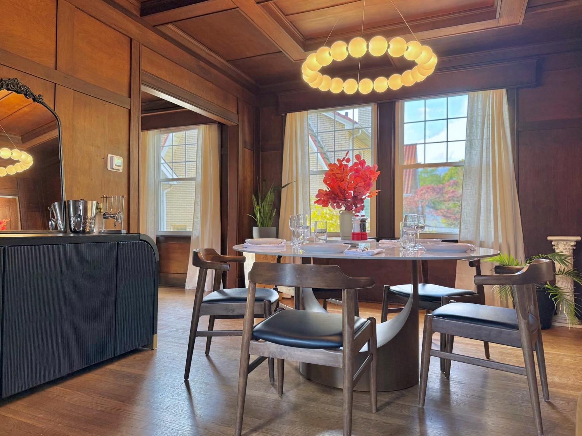 The Colonial At Mount Lebanon By Luxe Pgh
