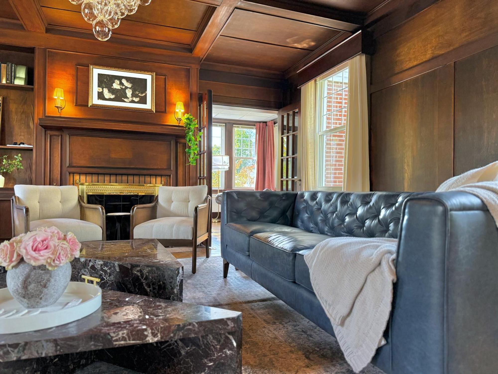 The Colonial At Mount Lebanon By Luxe Pgh