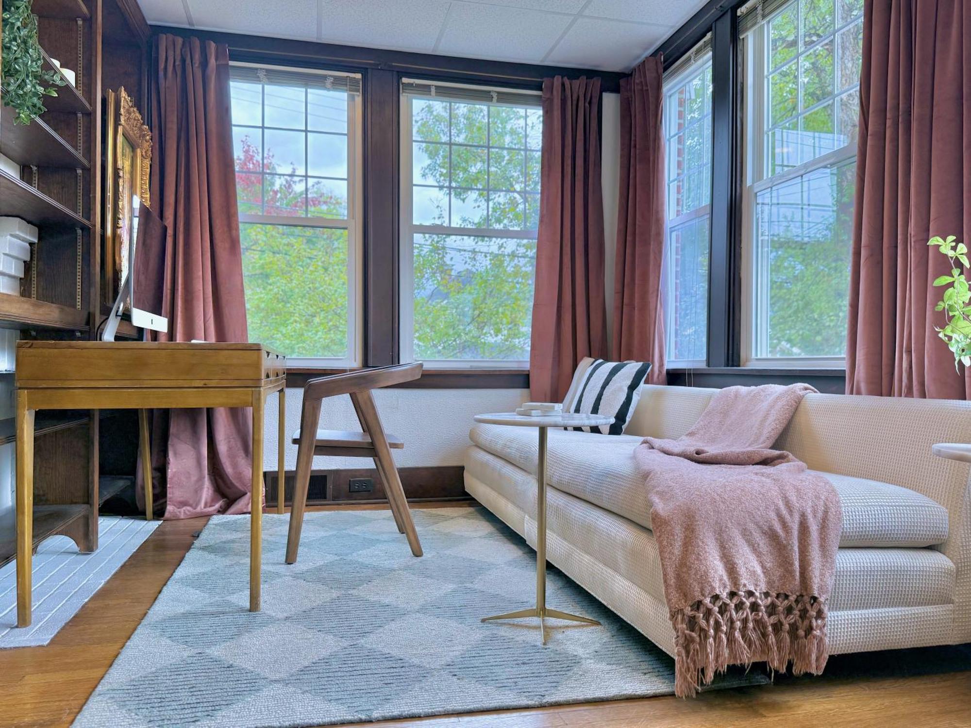 The Colonial At Mount Lebanon By Luxe Pgh *
