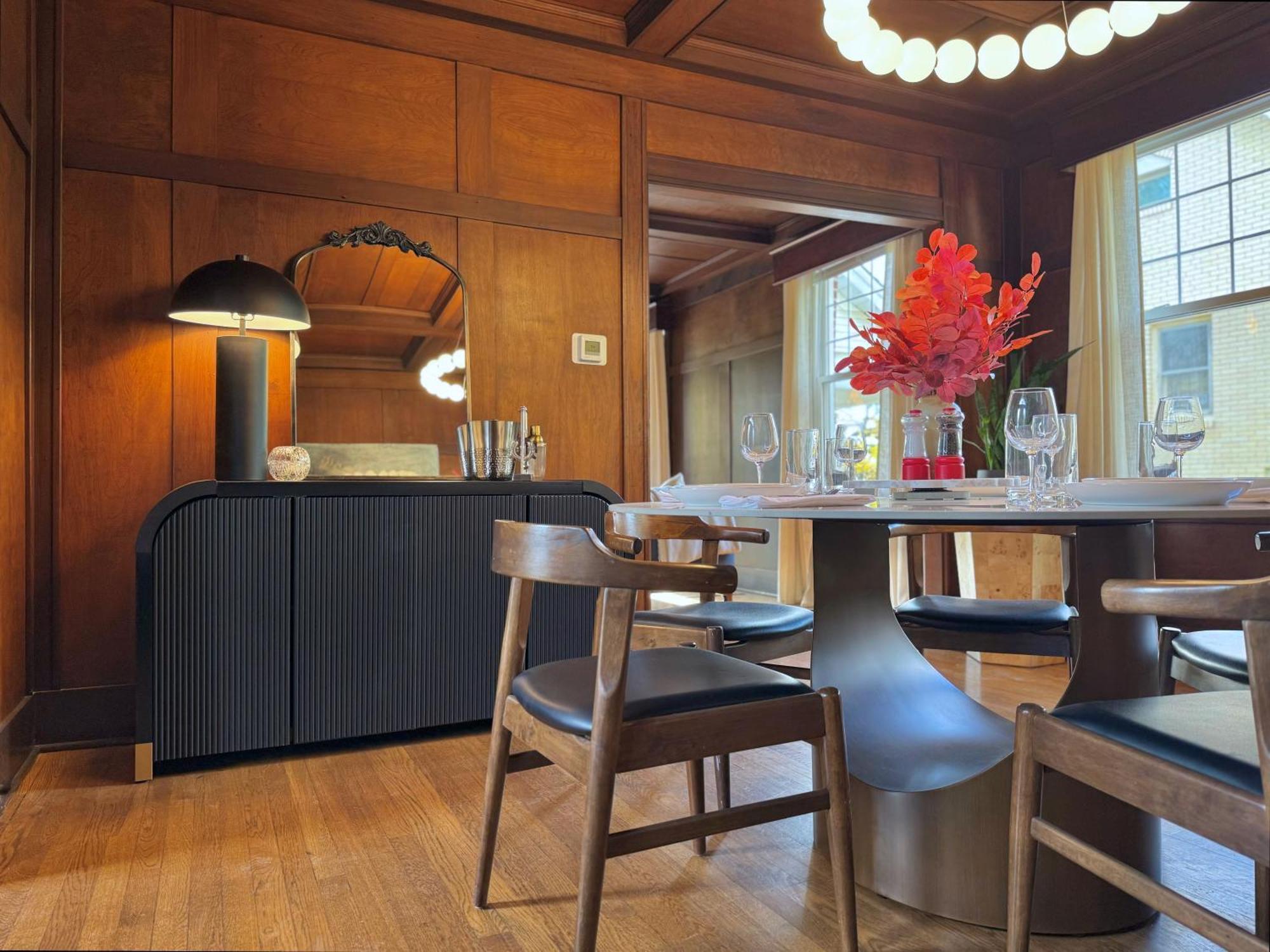 The Colonial At Mount Lebanon By Luxe Pgh * Pittsburgh
