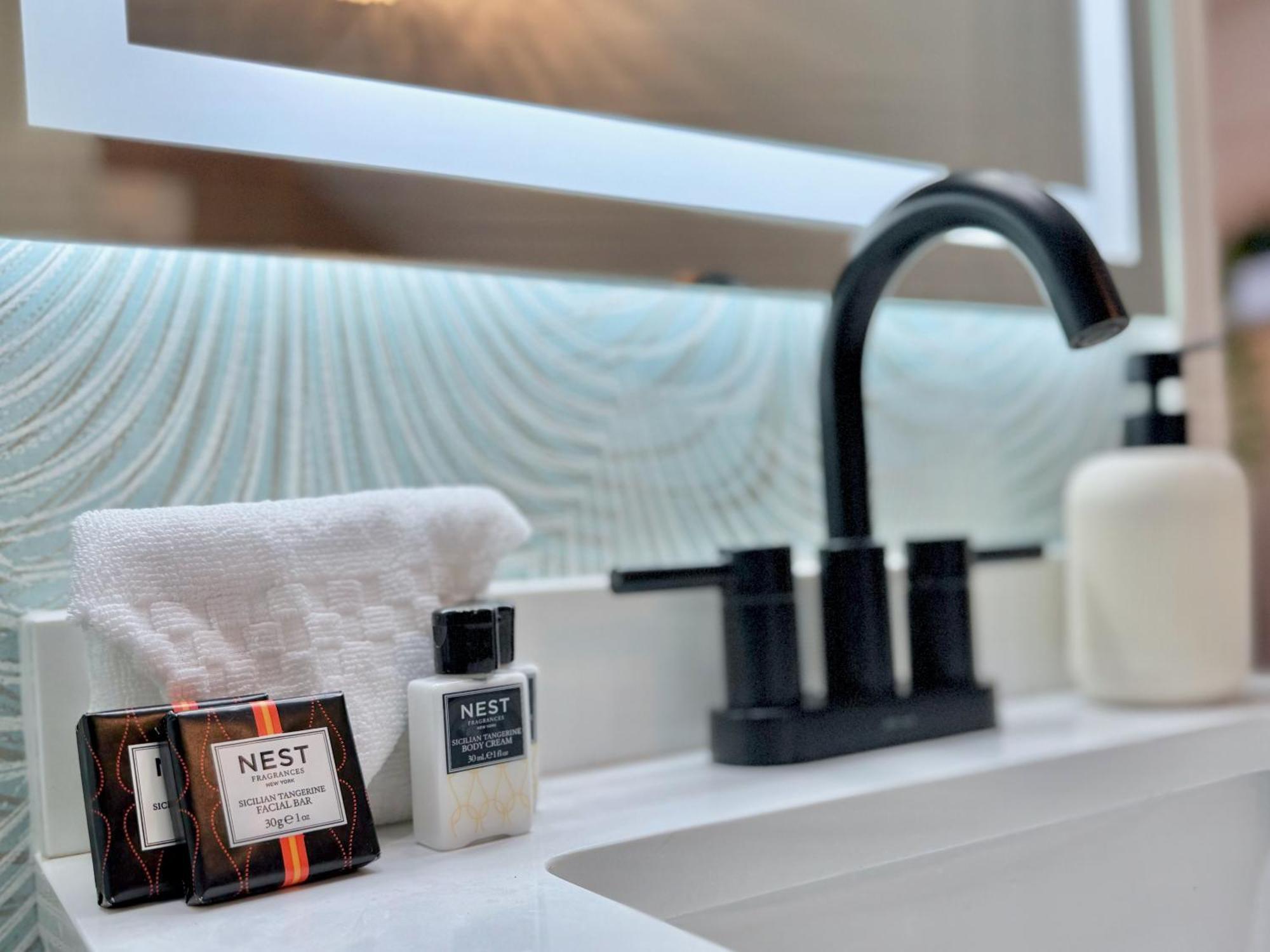 The Colonial At Mount Lebanon By Luxe Pgh Pittsburgh