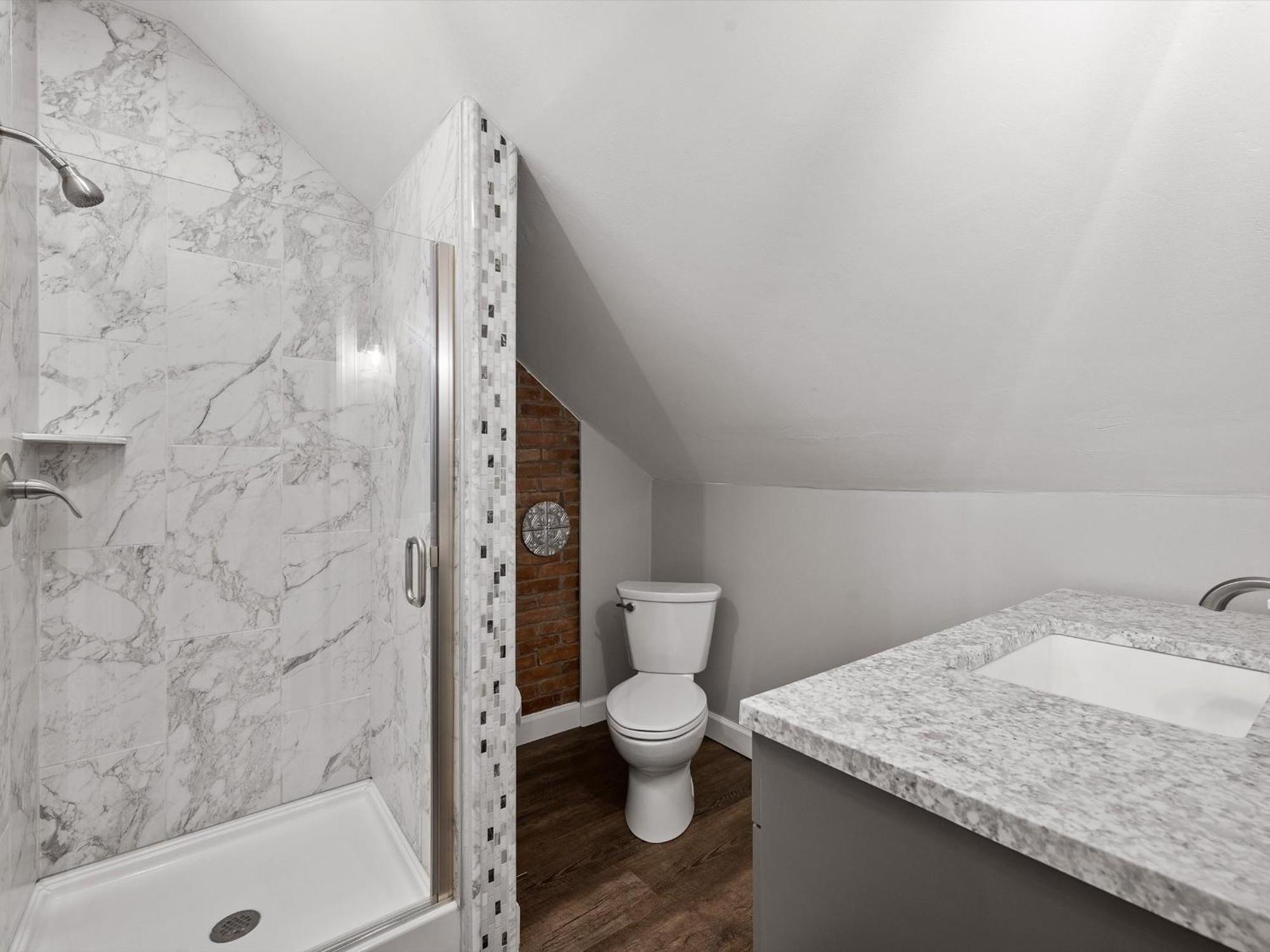 Oakland, !f Unique And Stylish Private Bedroom With Private Bathroom Homestay