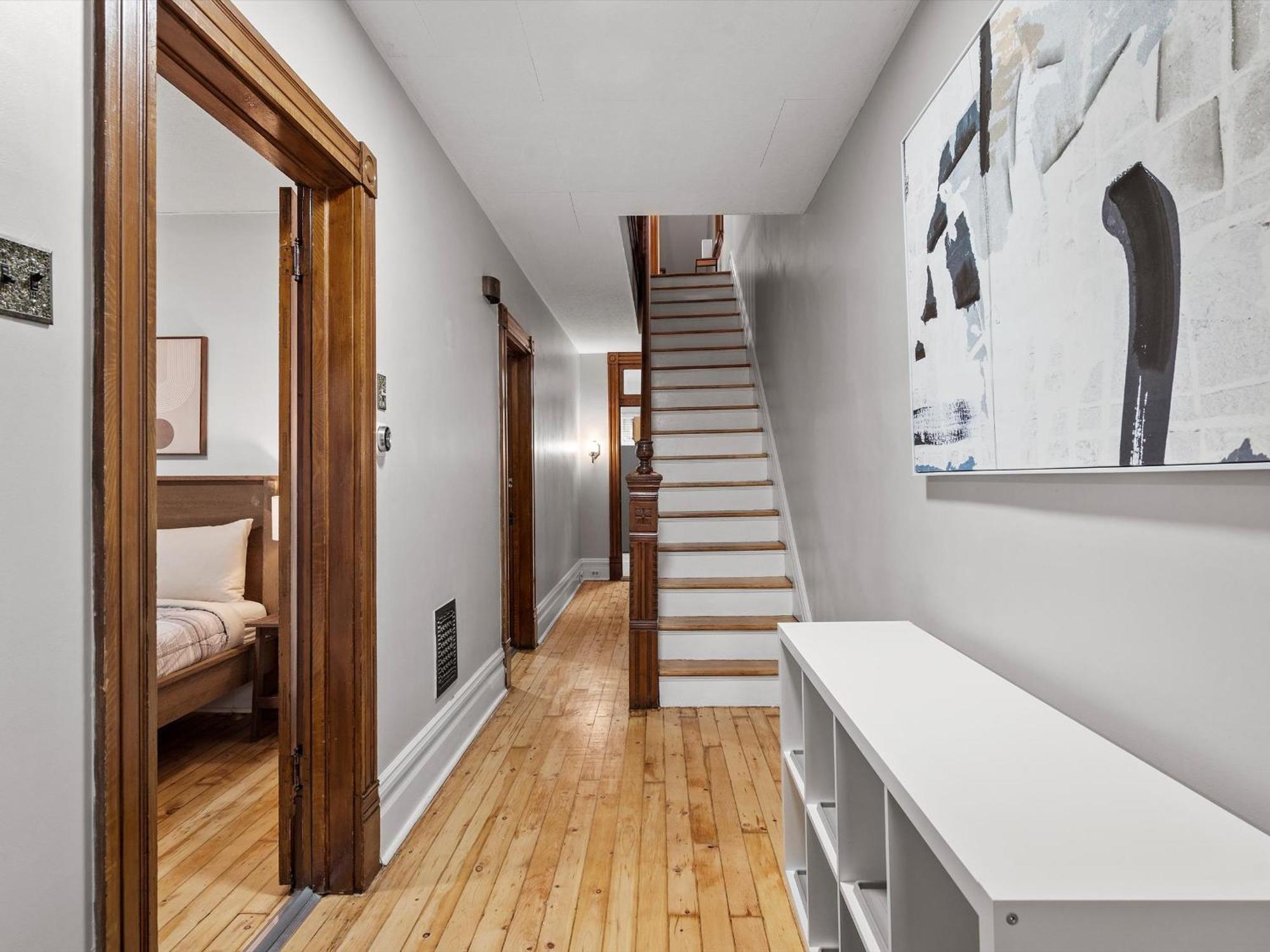 Oakland, !f Unique And Stylish Private Bedroom With Private Bathroom *