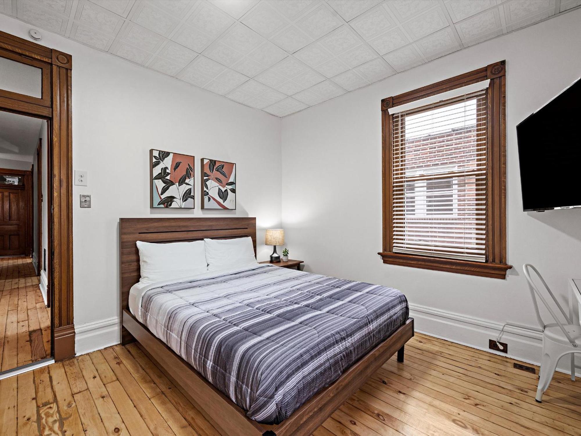 Oakland, !e Cozy And Stylish Private Bedroom With Shared Bathroom * Pittsburgh