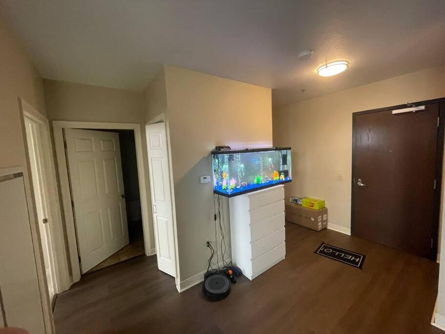 Luxury At The Point Easy Access To And From Downtown 24-7 Parking
