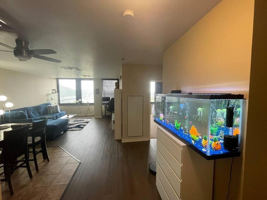 Luxury At The Point Easy Access To And From Downtown 24-7 Parking Apartment *