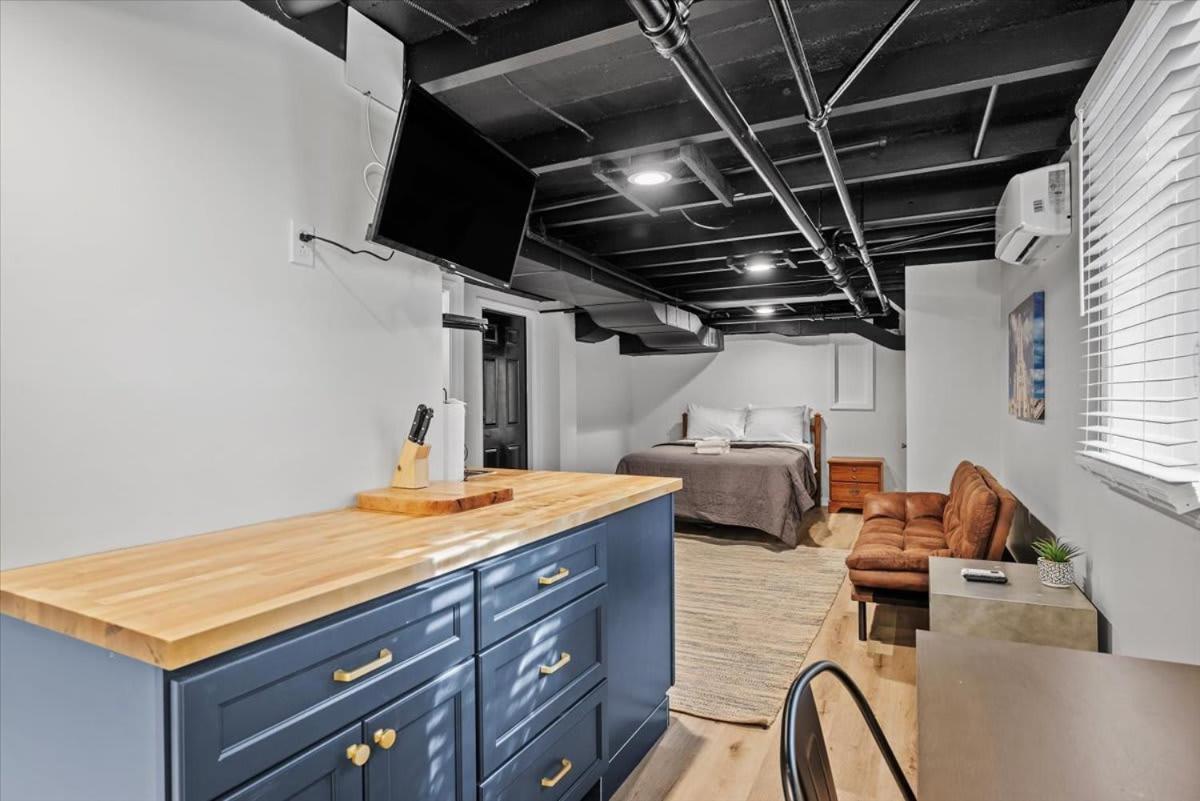 The Walnut - The Onyx Apartment *