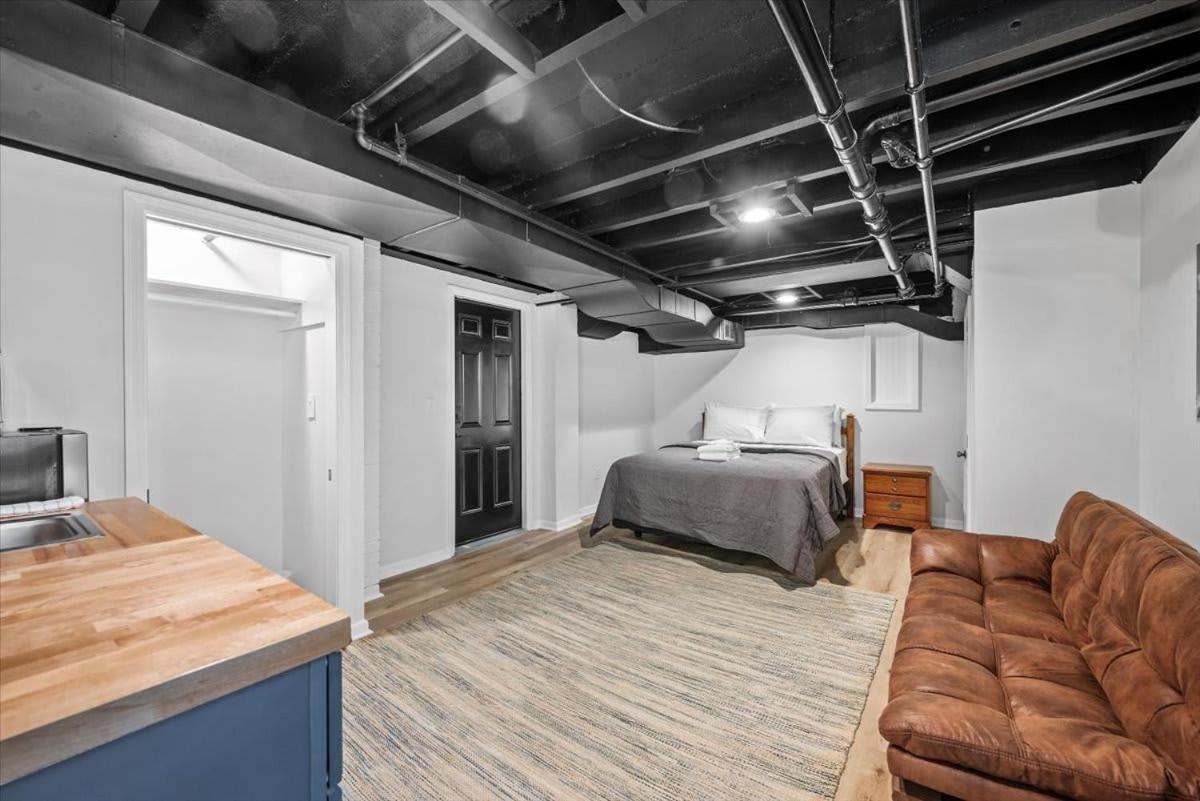 The Walnut - The Onyx Apartment *