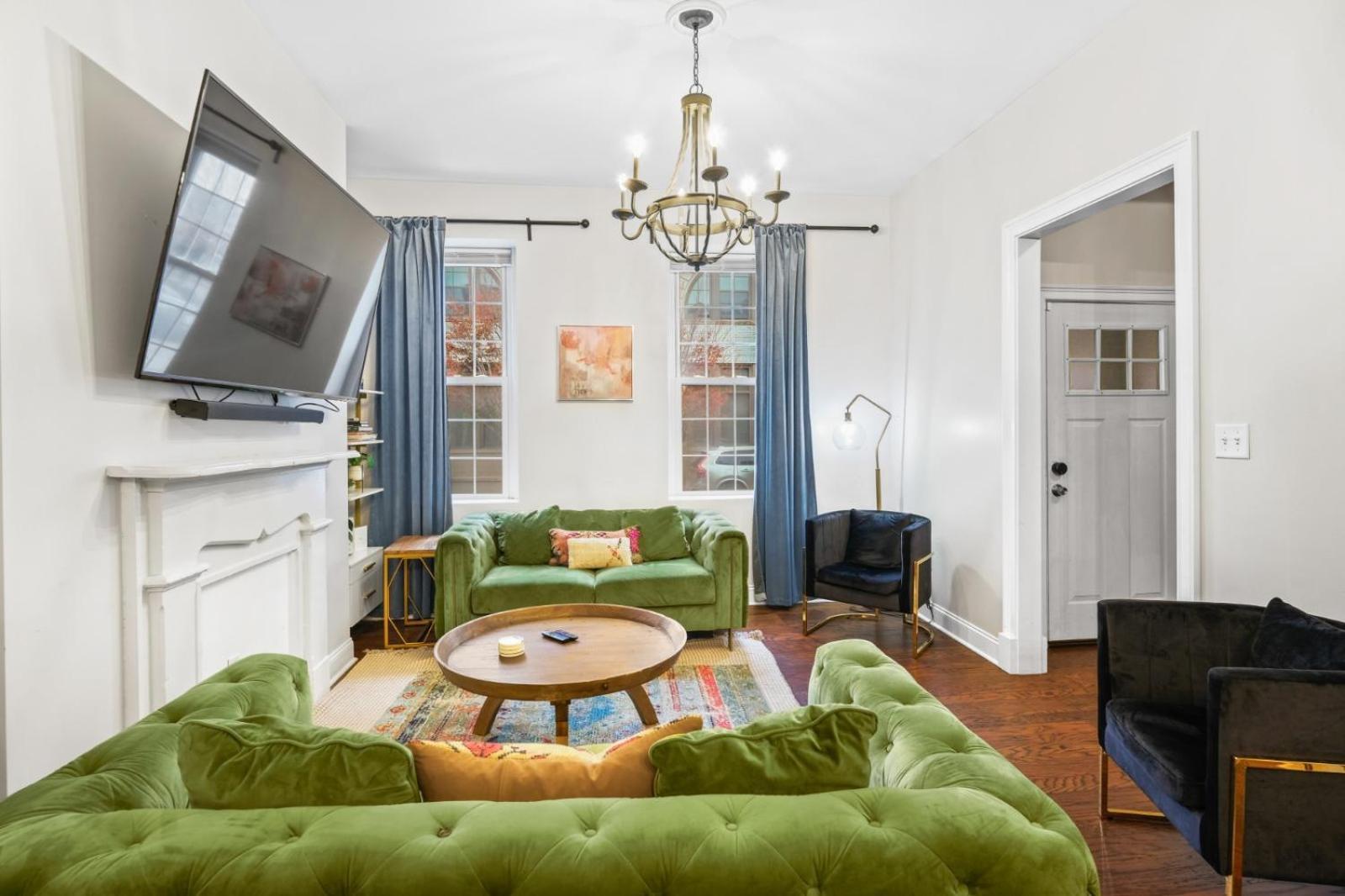 Holiday home Cozy With King Beds - Short Drive To