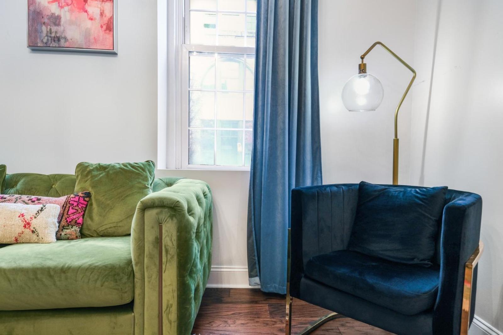 Holiday home Cozy With King Beds - Short Drive To *