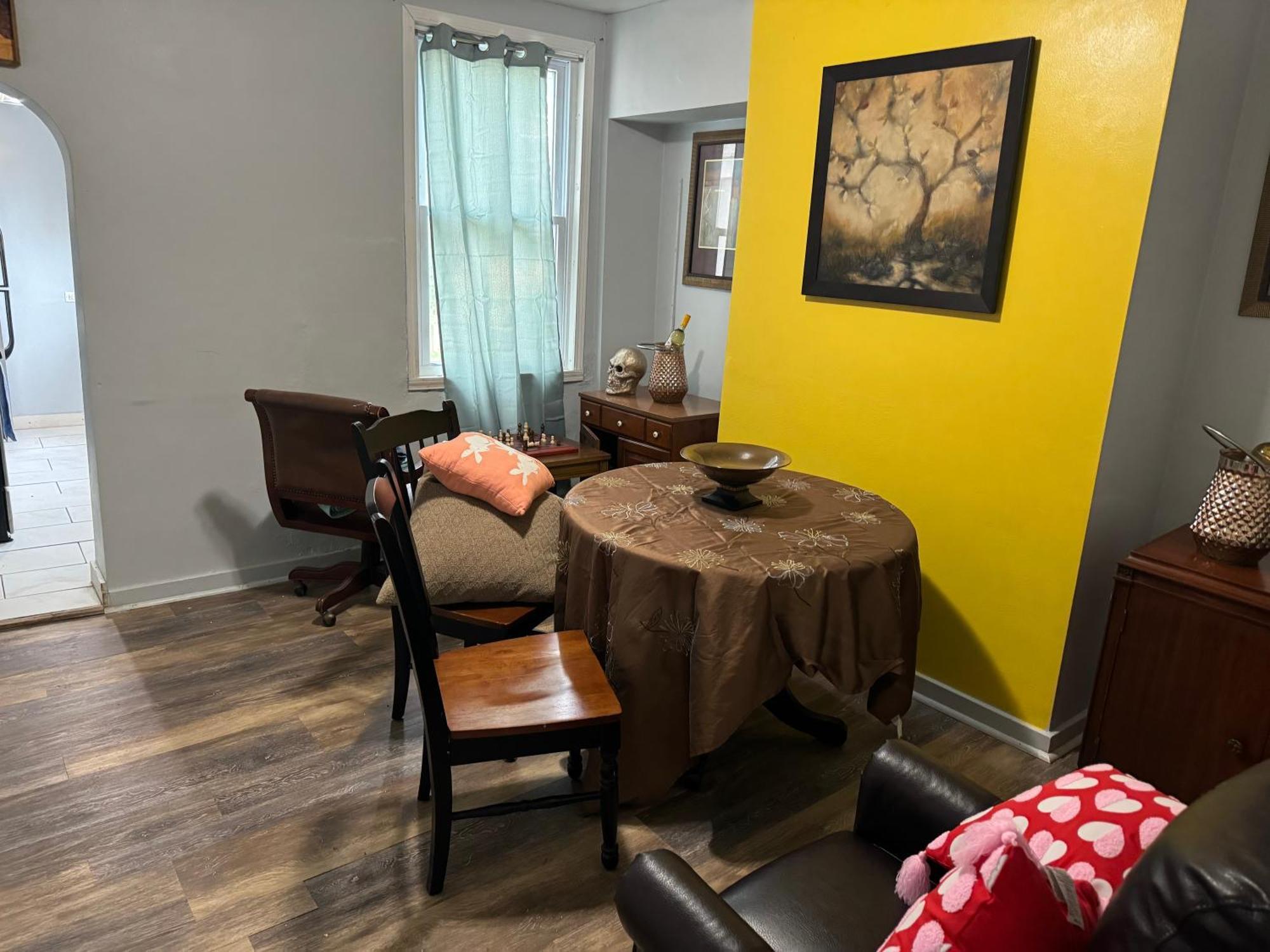 Heart Of The Burgh!! North Side Pittsburgh! Homestay *