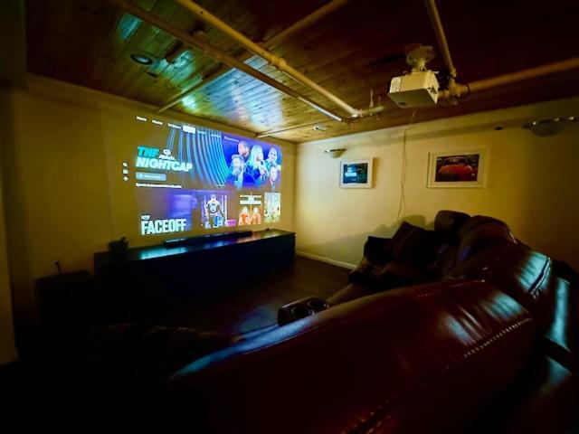 Casa de férias Spacious 3br With Movie Theater