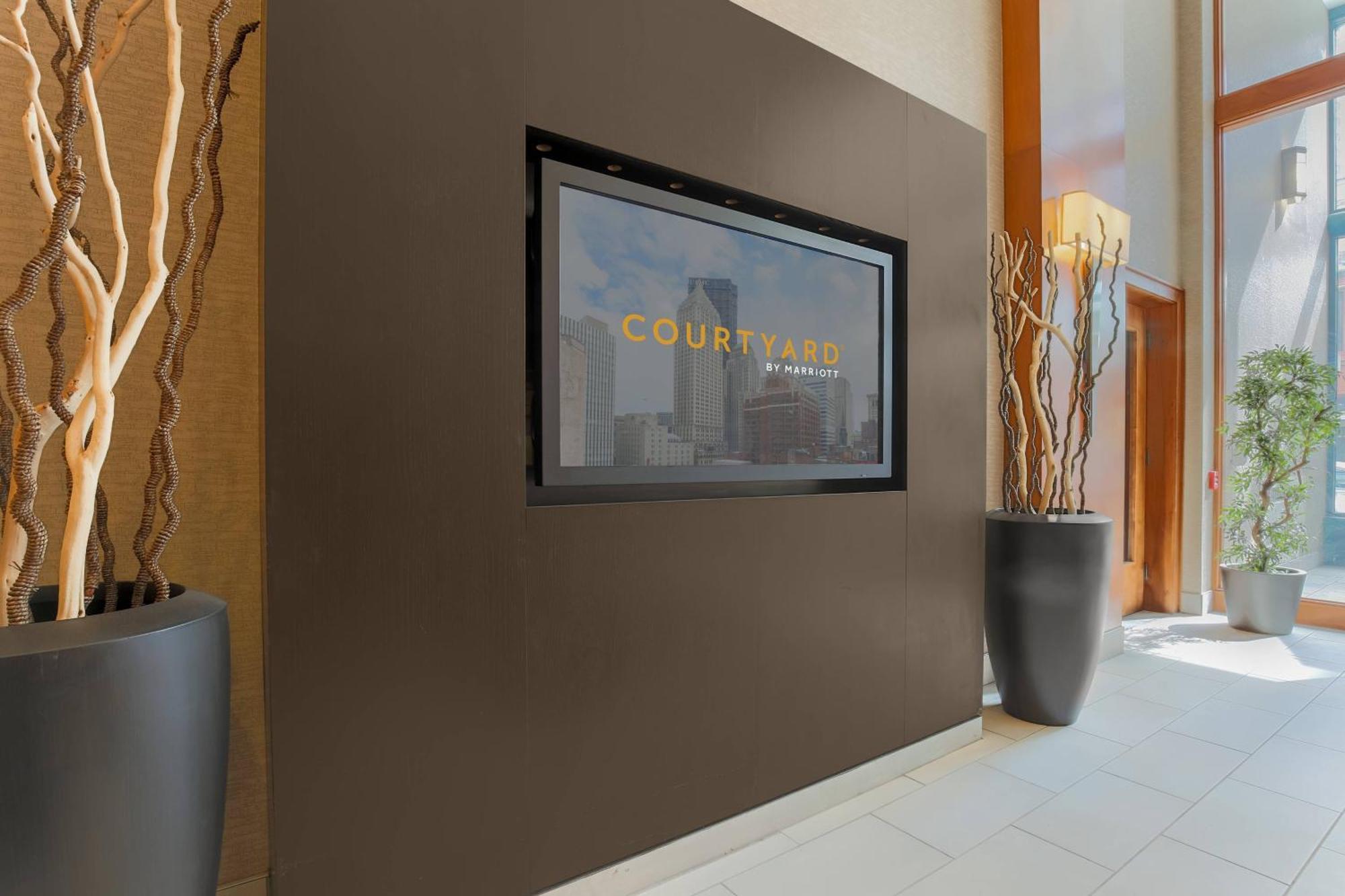 Courtyard By Marriott Downtown Hotel Pittsburgh