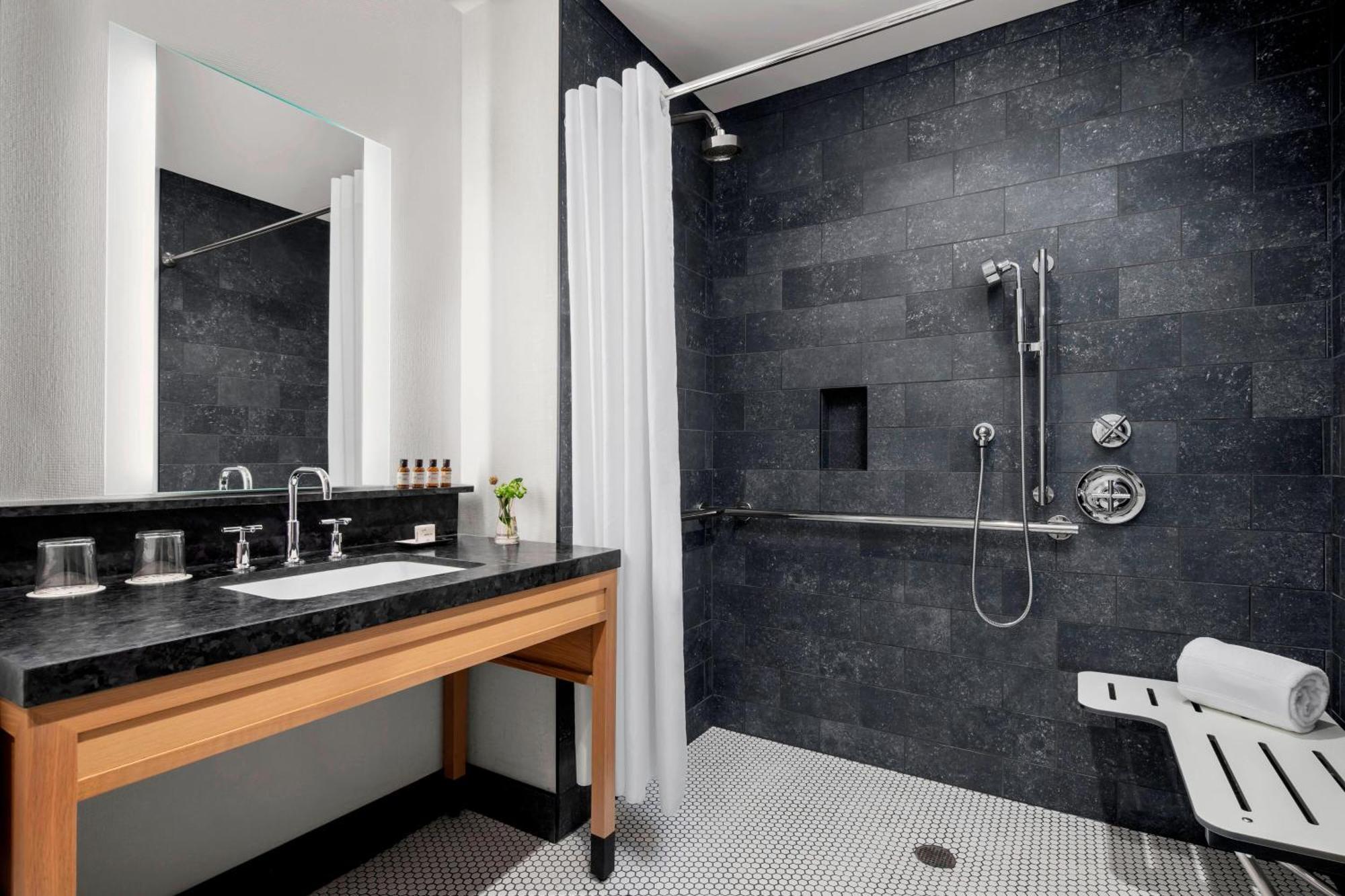 The Oaklander Hotel, Autograph Collection Hotel