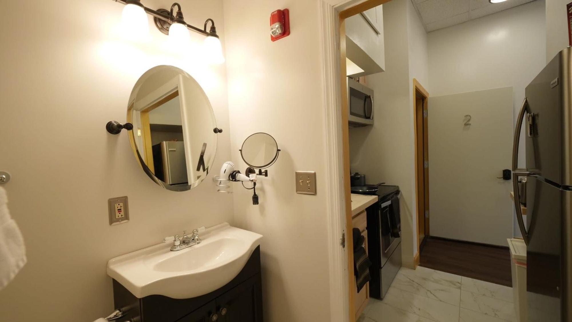 Stay Pittsburgh Aparthotel