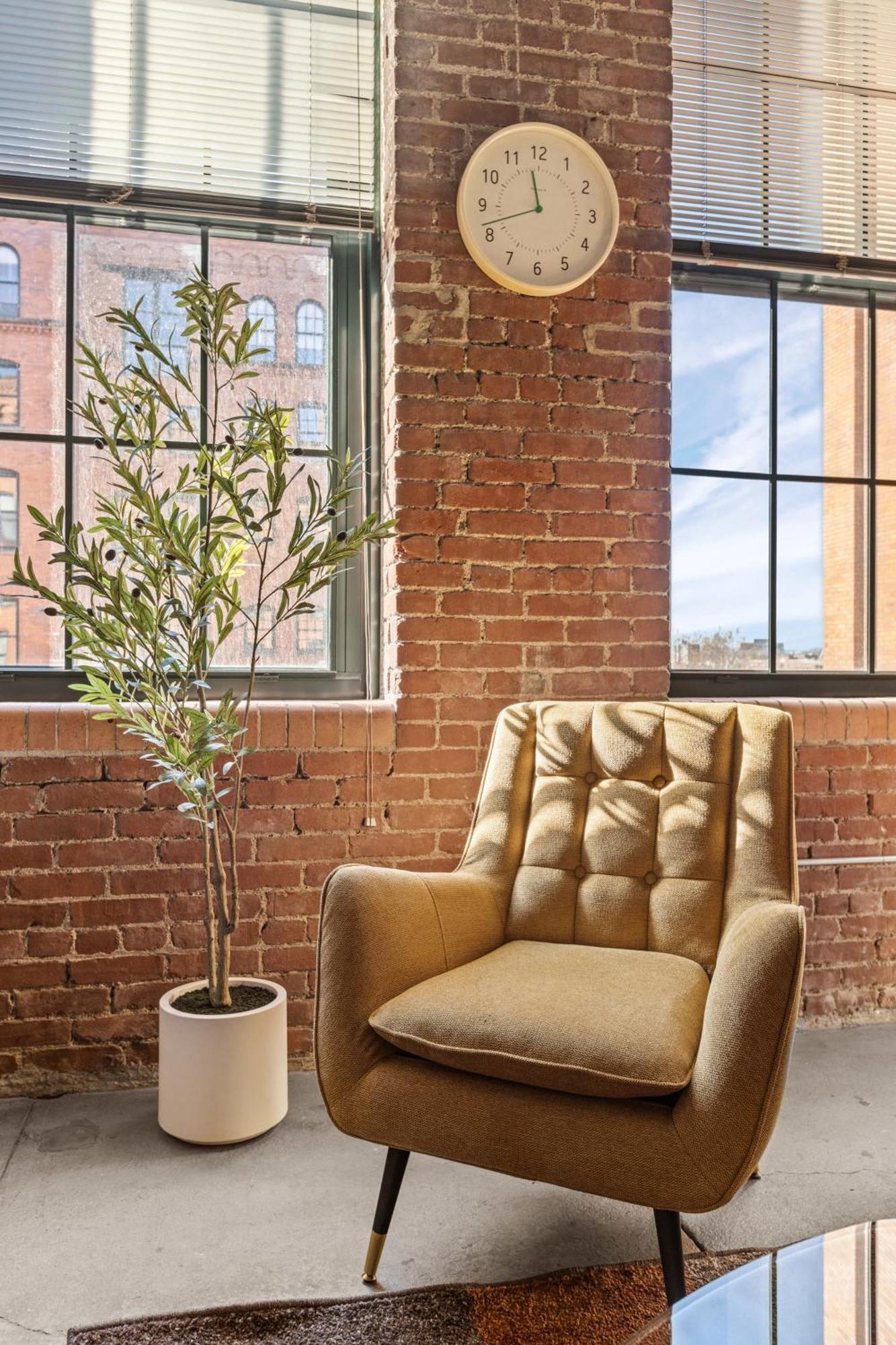 Apartamento Luxury Industrial 2 Bedroom 2 Full Bath Strip District & Riverwalk *