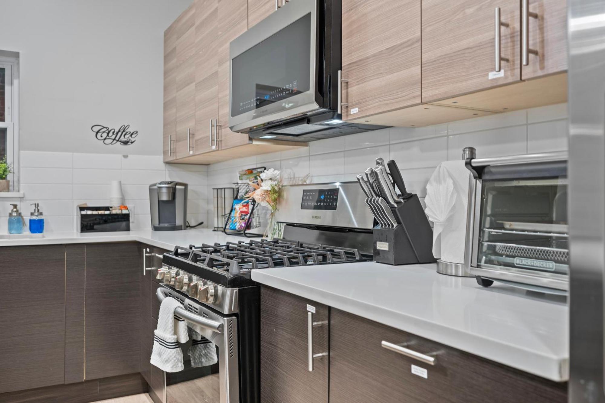 Steel Getaway W/city View Holiday home