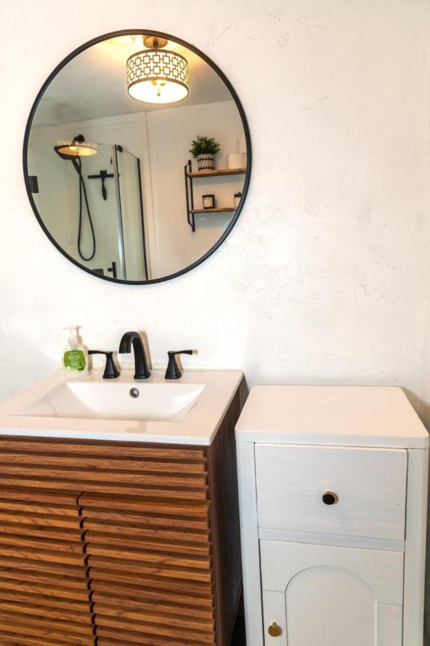 Cozy And Charming 3bd 2br In