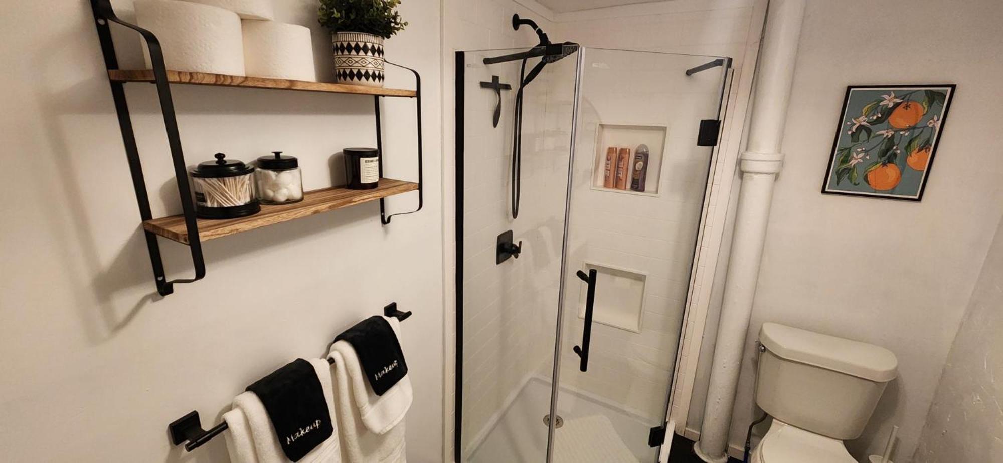 Cozy And Charming 3bd 2br In Apartment