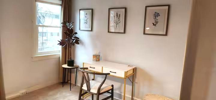 Cozy And Charming 3bd 2br In Apartment