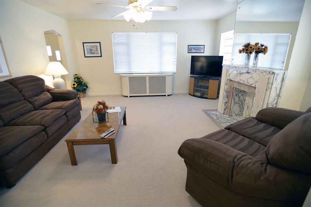 Friendship Suites Hotel 3*