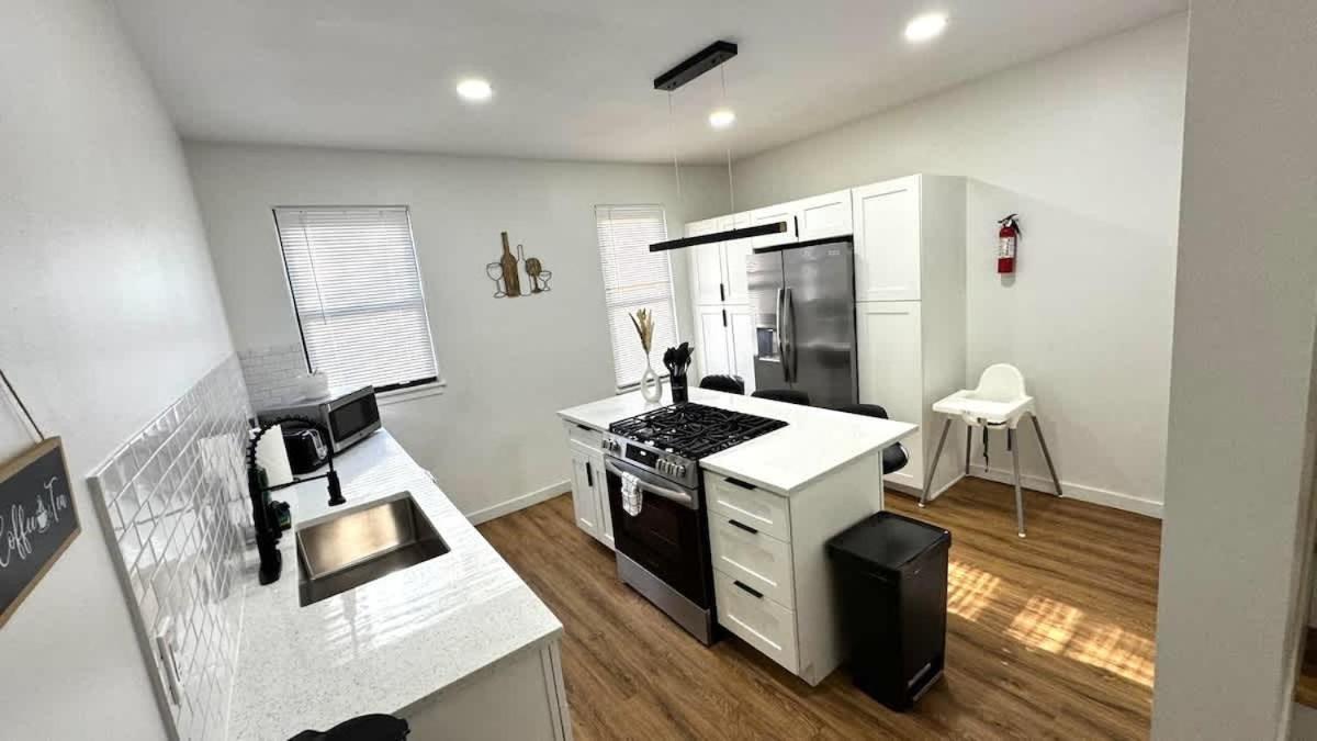 North Shore 3 Bdrm House With Fire Pit & Yard Holiday home Pittsburgh