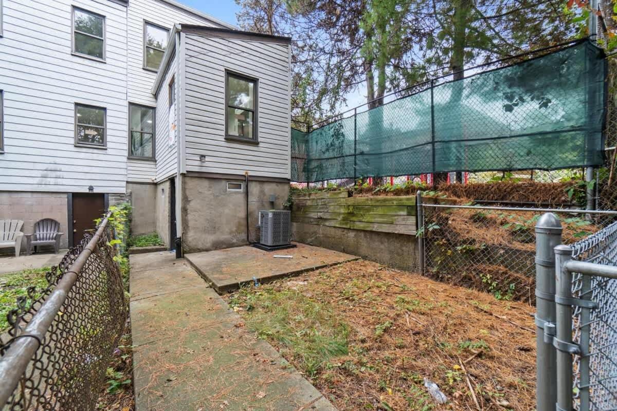 North Shore 3 Bdrm House With Fire Pit & Yard Holiday home *