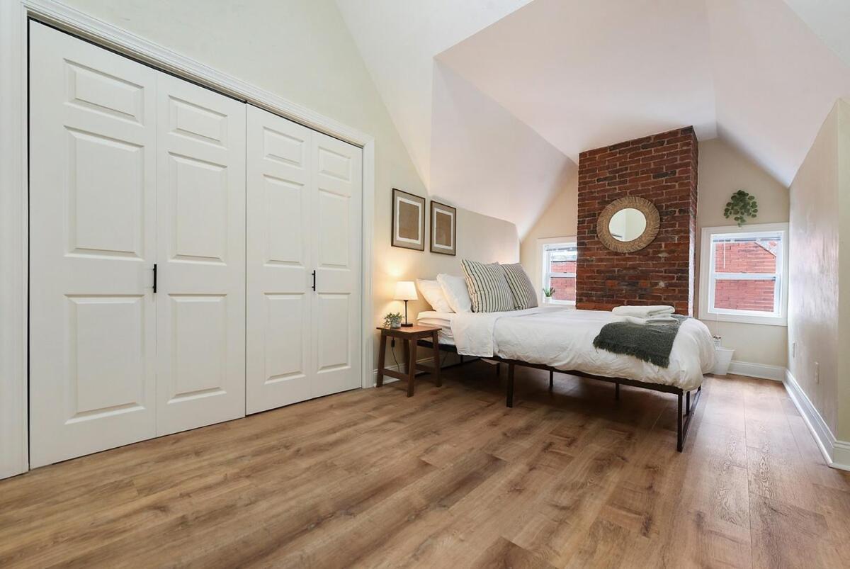 3 Bedroom House With Netflix, Free Parking, Near Hospitals, Shopping,food